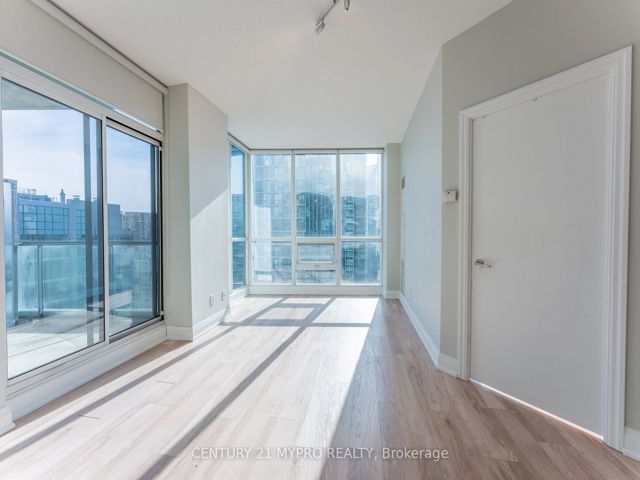 3001 - 16 Yonge St