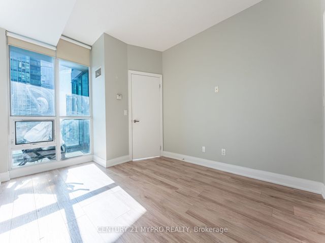 3001 - 16 Yonge St