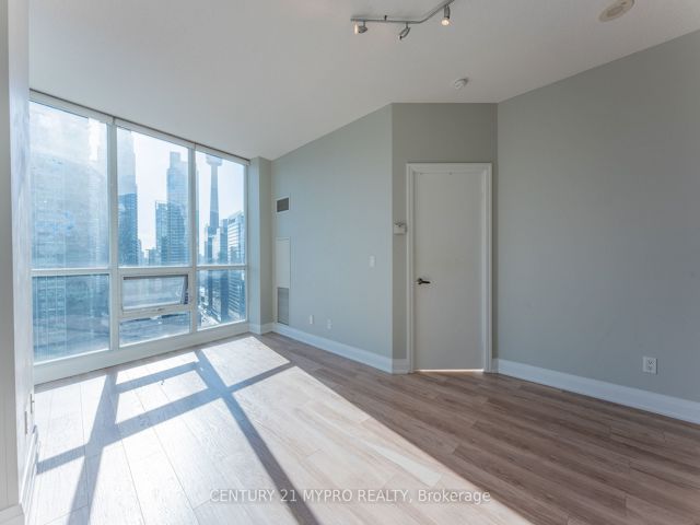 3001 - 16 Yonge St