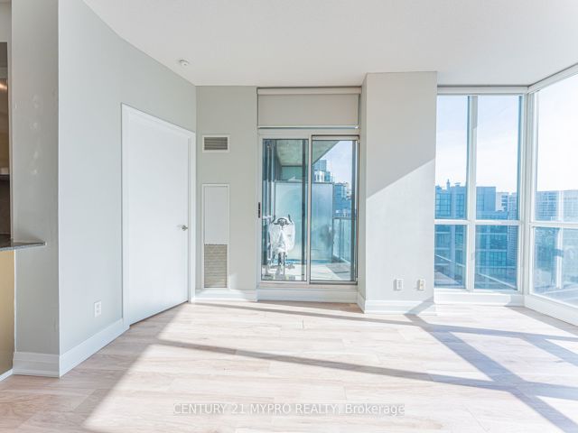 3001 - 16 Yonge St