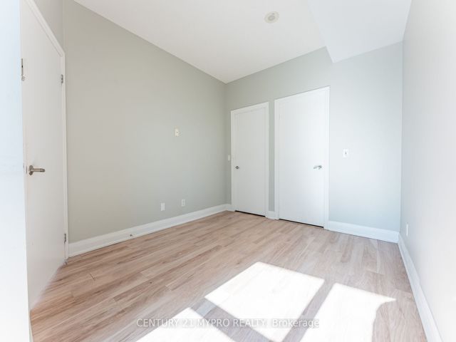 3001 - 16 Yonge St