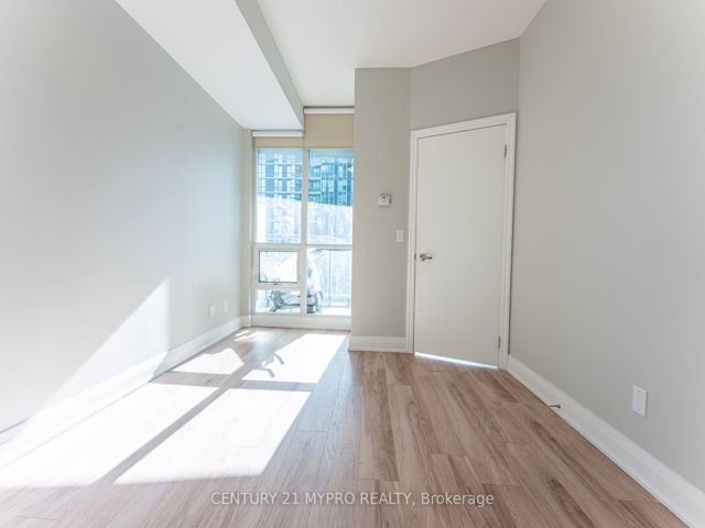 3001 - 16 Yonge St