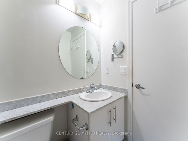 3001 - 16 Yonge St