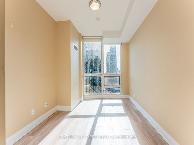 3001 - 16 Yonge St