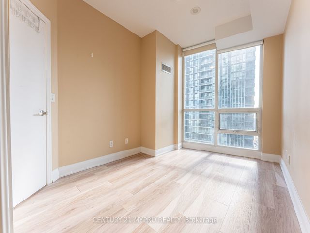 3001 - 16 Yonge St