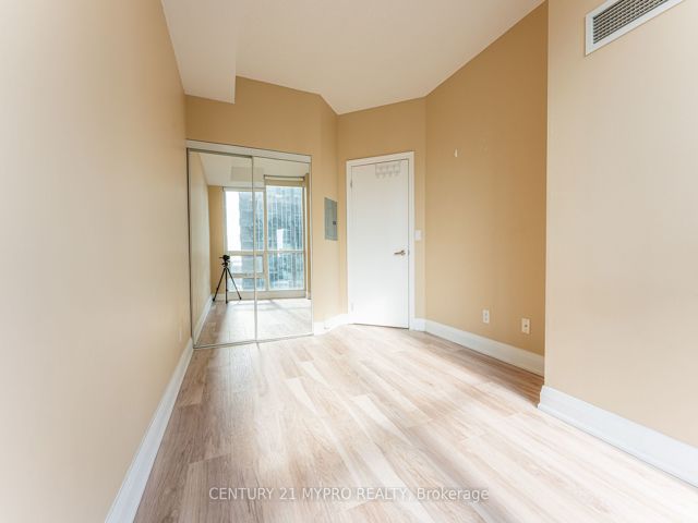 3001 - 16 Yonge St