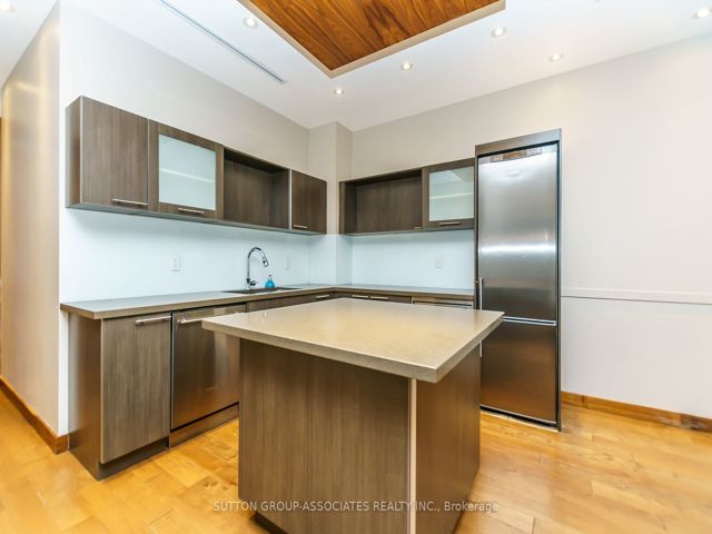 703 - 500 Sherbourne St