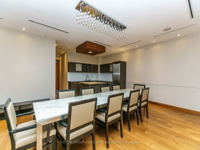703 - 500 Sherbourne St