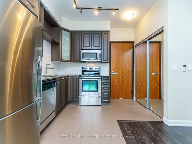 703 - 500 Sherbourne St