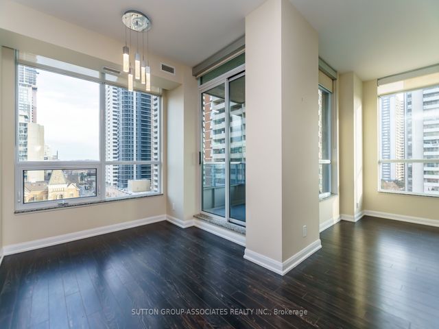 703 - 500 Sherbourne St