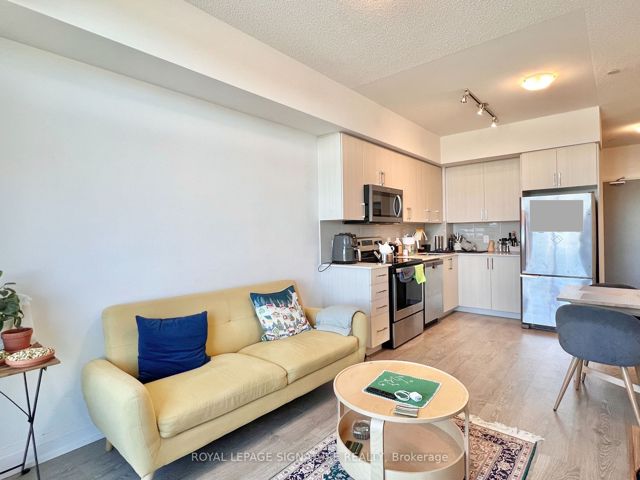 722 - 591 Sheppard Ave E