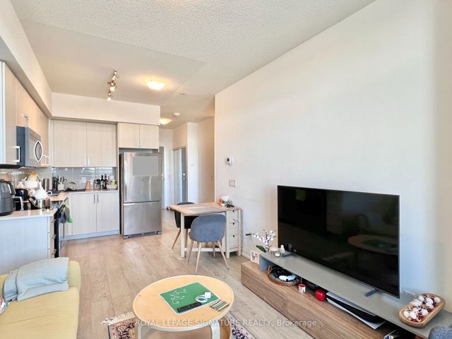 722 - 591 Sheppard Ave E
