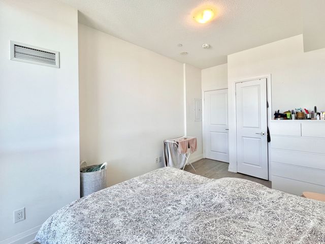 722 - 591 Sheppard Ave E