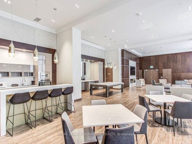 722 - 591 Sheppard Ave E