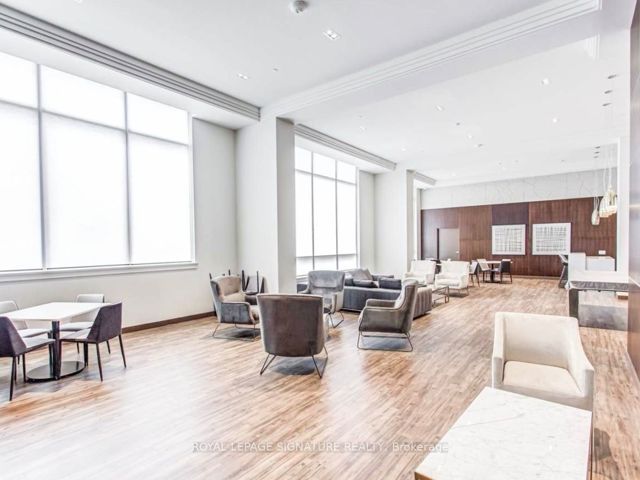722 - 591 Sheppard Ave E