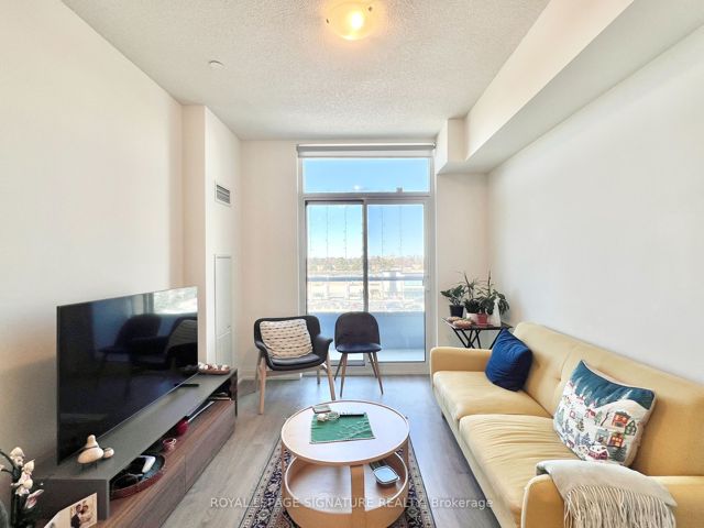 722 - 591 Sheppard Ave E