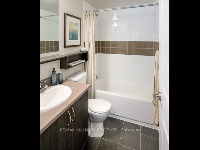 1714 - 570 Bay St