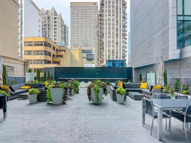 3807 - 42 Charles St E
