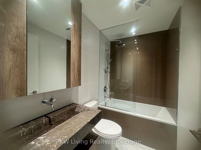 2106 - 11 Yorkville Ave