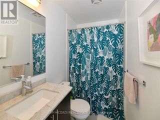 909 - 260 Sackville St