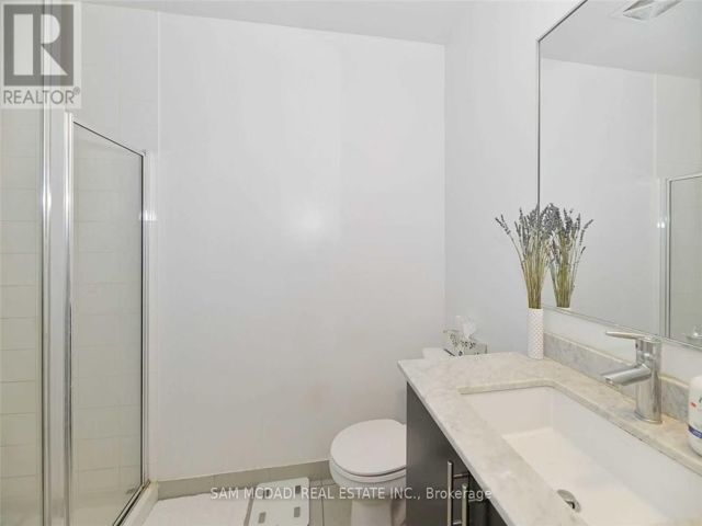 909 - 260 Sackville St