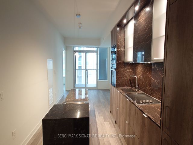 1307 - 11 Yorkville Ave
