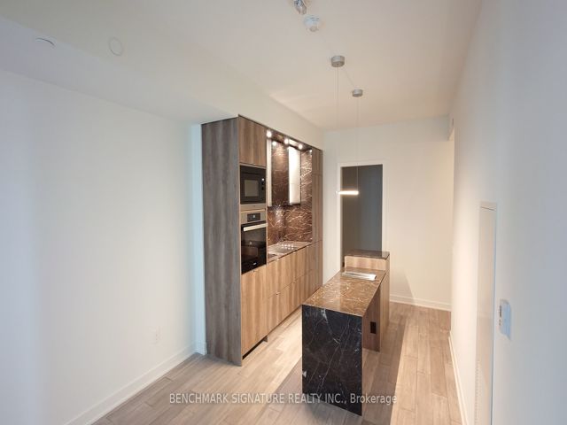1307 - 11 Yorkville Ave