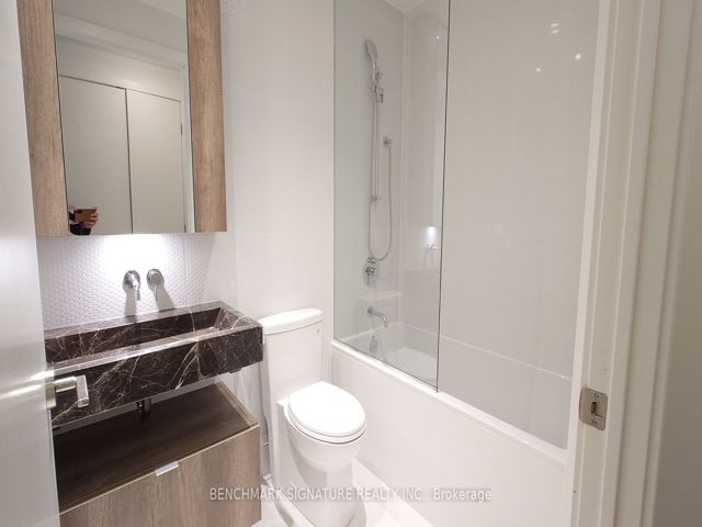 1307 - 11 Yorkville Ave