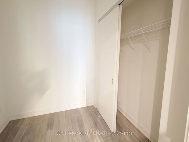 1307 - 11 Yorkville Ave