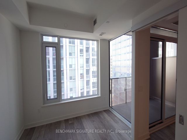 1307 - 11 Yorkville Ave