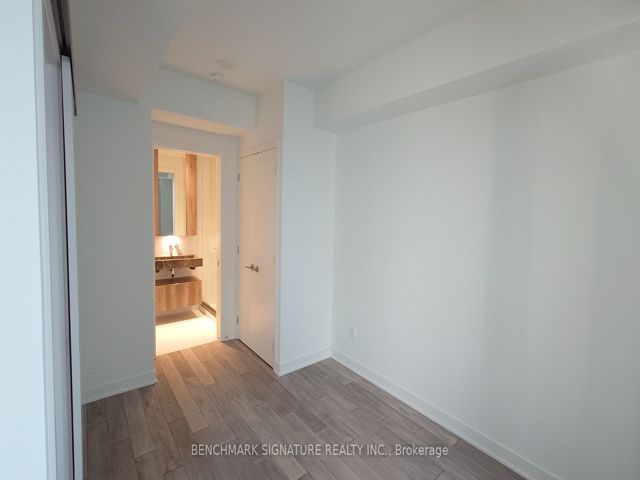 1307 - 11 Yorkville Ave