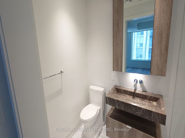 1307 - 11 Yorkville Ave