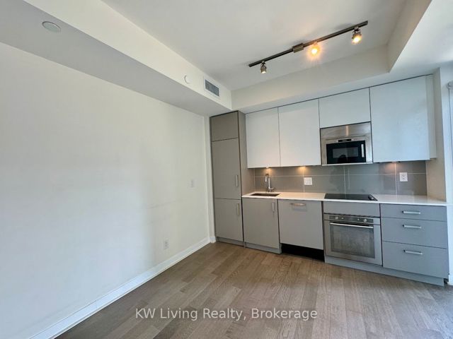 406 - 17 Dundonald St