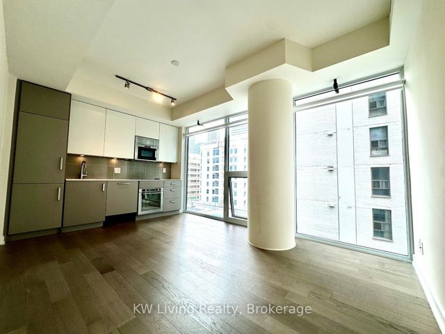 406 - 17 Dundonald St