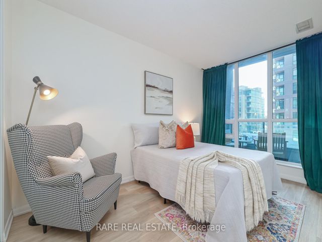 233 - 231 Fort York Blvd