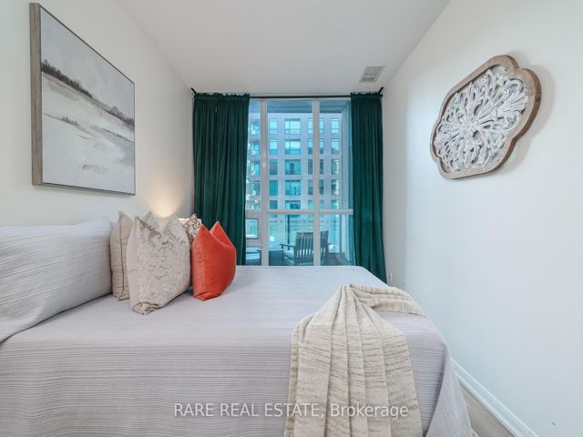 233 - 231 Fort York Blvd