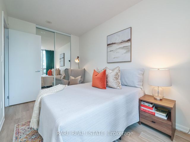 233 - 231 Fort York Blvd