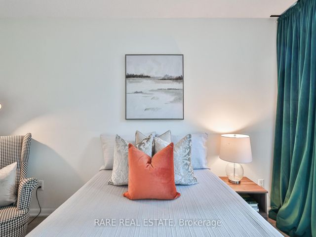 233 - 231 Fort York Blvd