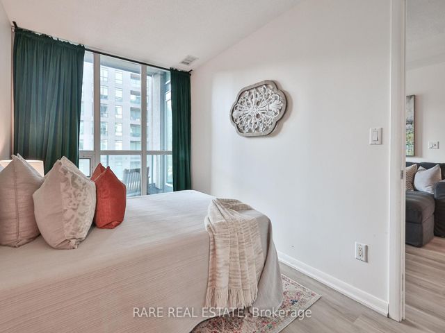 233 - 231 Fort York Blvd