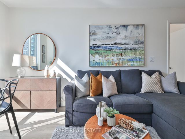 233 - 231 Fort York Blvd