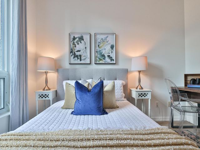 233 - 231 Fort York Blvd