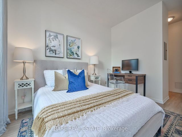 233 - 231 Fort York Blvd