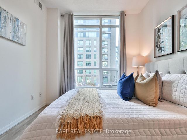 233 - 231 Fort York Blvd