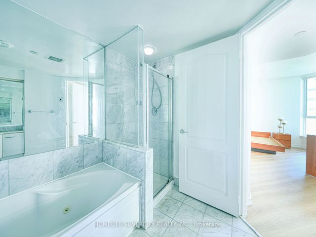 #2900 - 38 Elm St