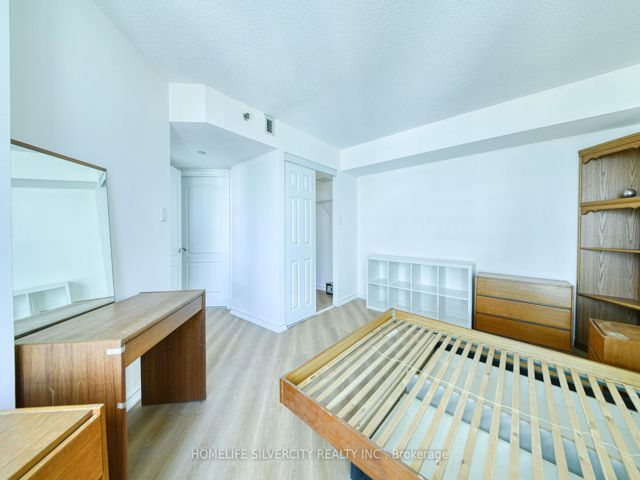 #2900 - 38 Elm St