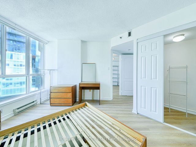 #2900 - 38 Elm St