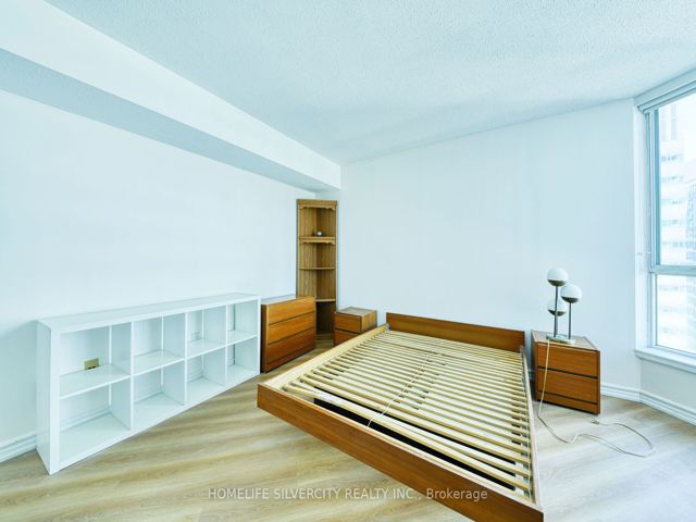 #2900 - 38 Elm St
