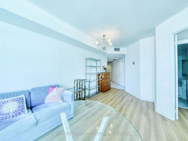 #2900 - 38 Elm St