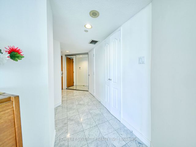 #2900 - 38 Elm St