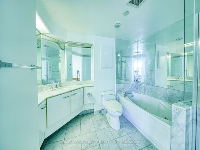 #2900 - 38 Elm St